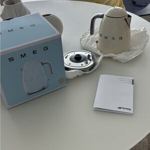Smeg Cream Electric Kettle